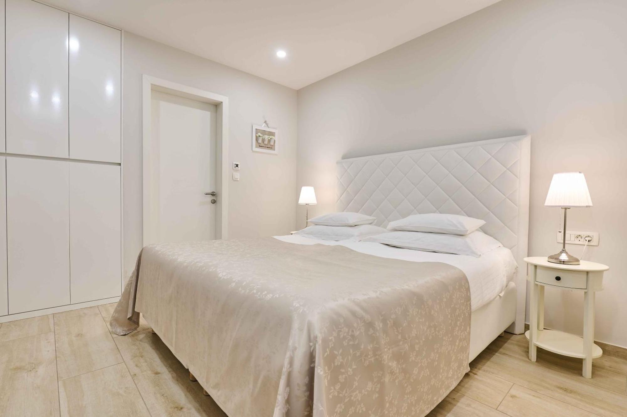 سبليت Best Location Rooms الغرفة الصورة