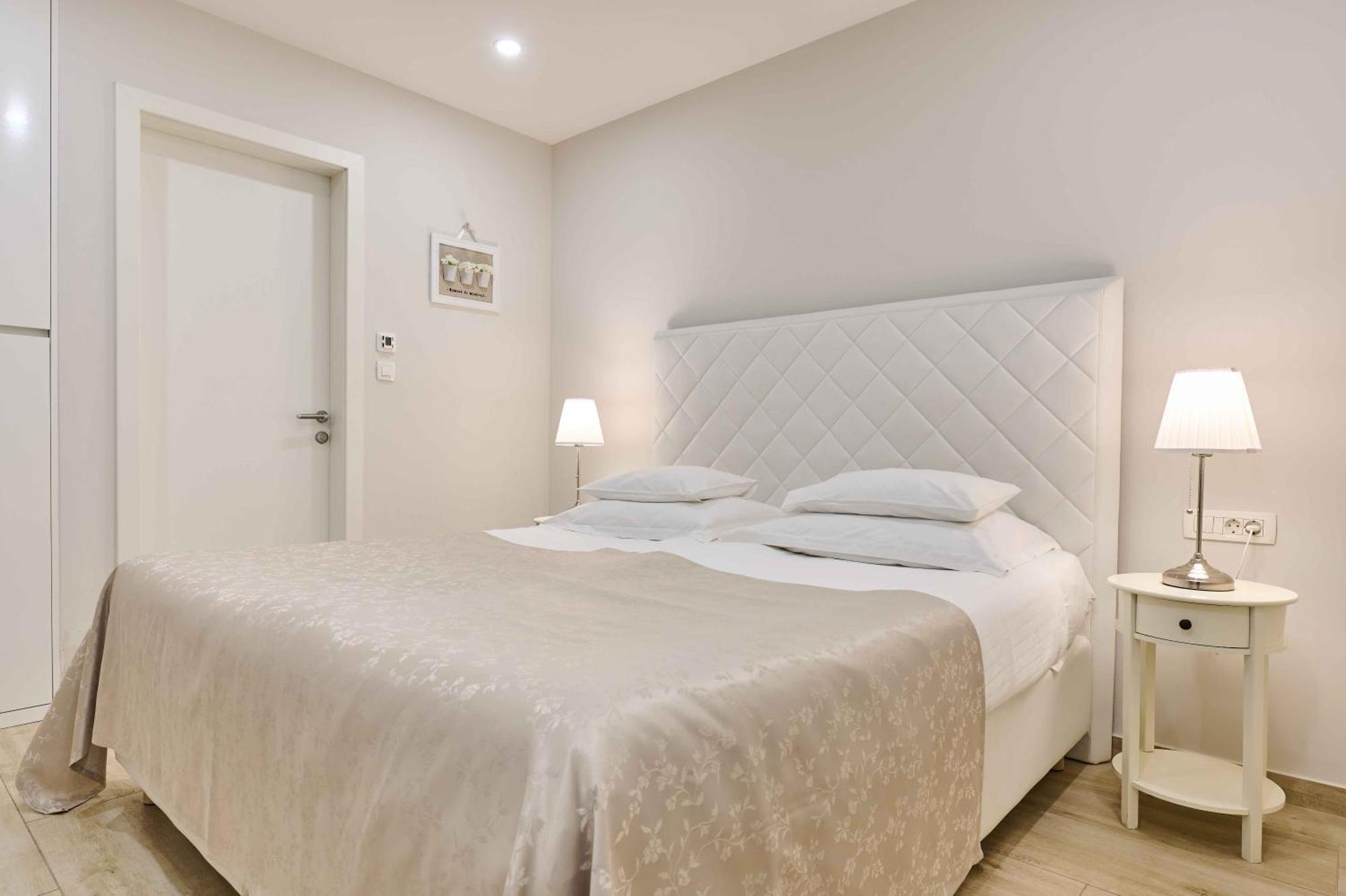 سبليت Best Location Rooms الغرفة الصورة