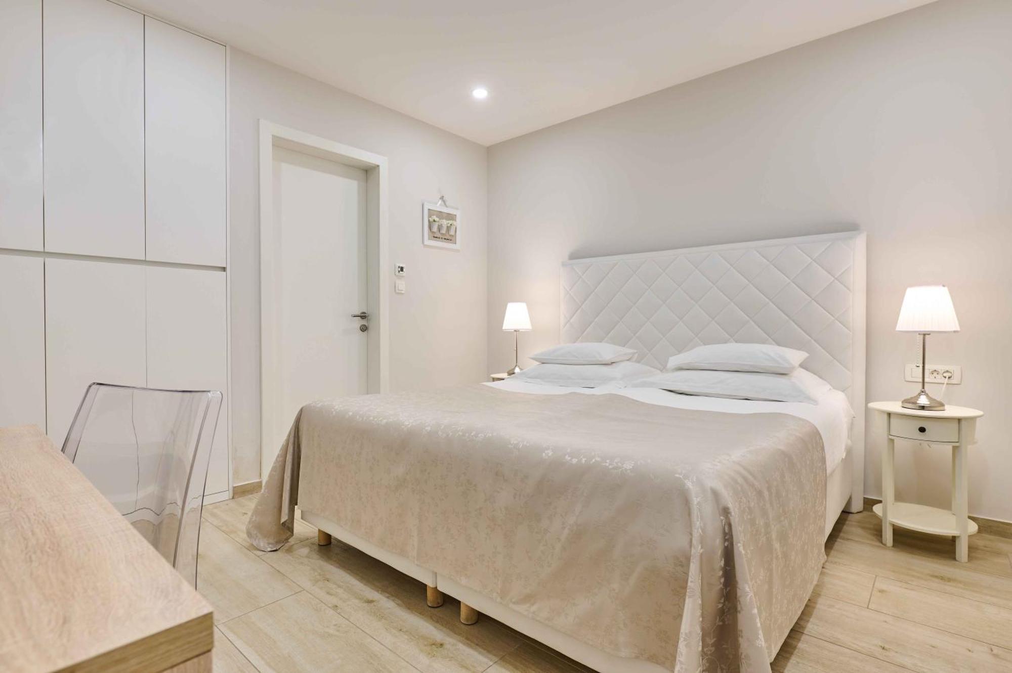سبليت Best Location Rooms الغرفة الصورة