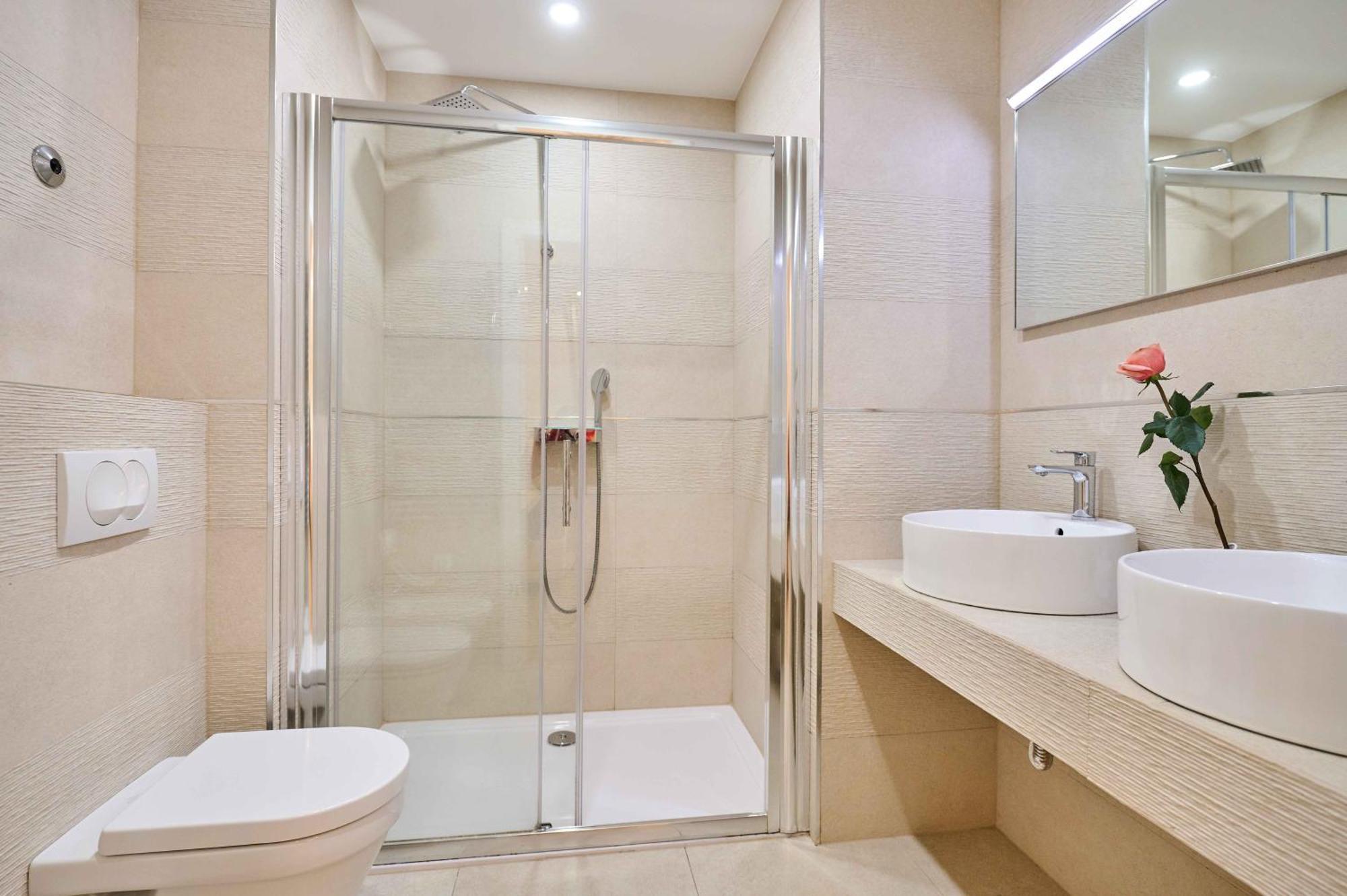 سبليت Best Location Rooms الغرفة الصورة